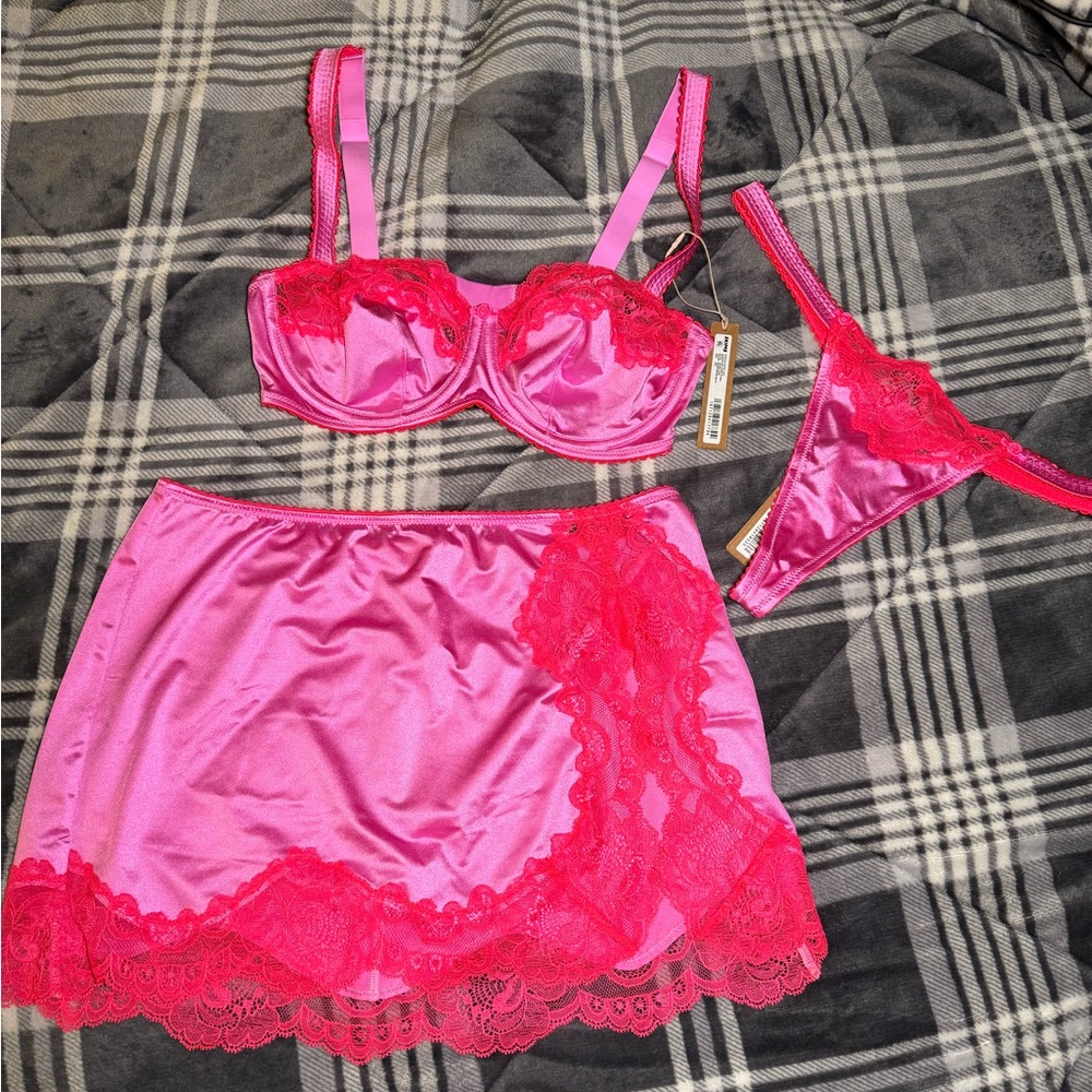 SKIMS x Lana Del Rey Valentines Stretch Satin Set NEON ORCHID
